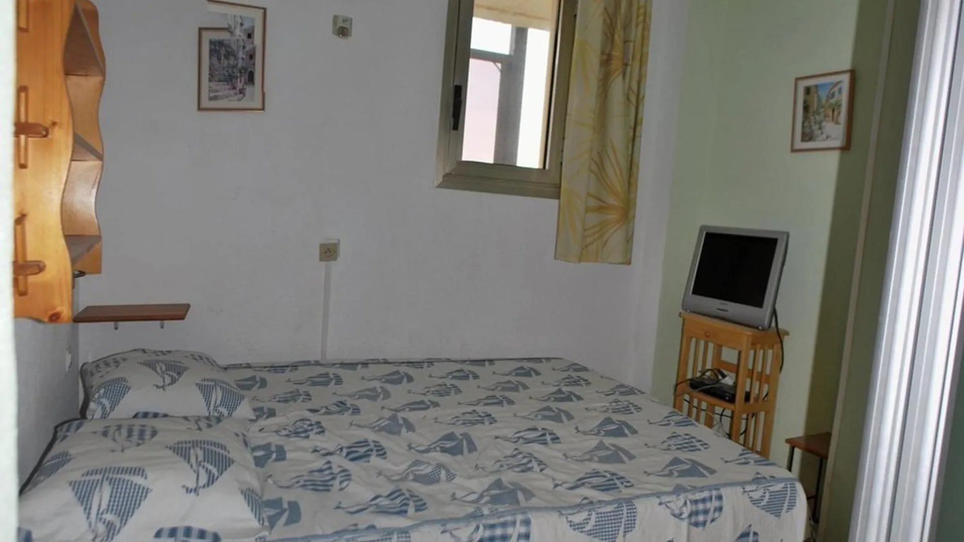 Le Lavandou T2 Cabine 4 Personnes, A 10M De La Plage Avec Parking - Fr-1-803-90 Apartment Le Lavandou
