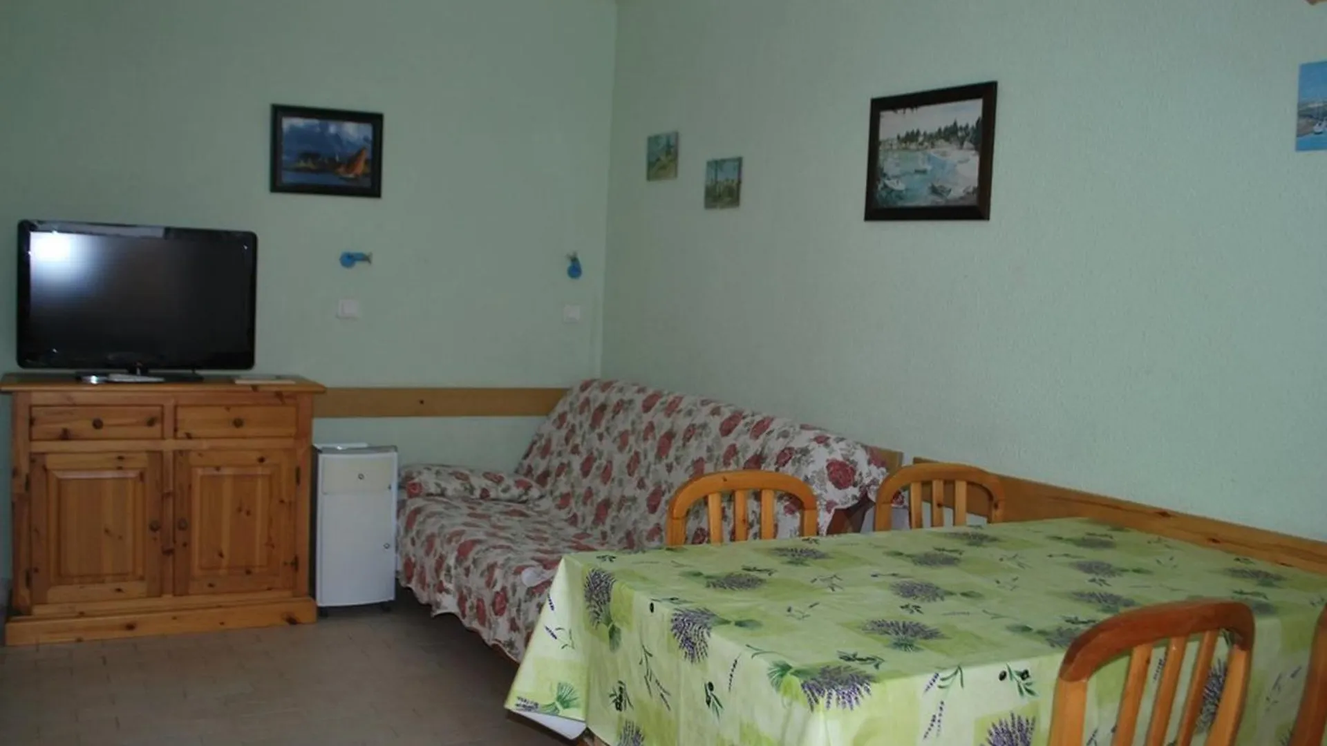 Apartment Le Lavandou T2 Cabine 4 Personnes, A 10M De La Plage Avec Parking - Fr-1-803-90 France